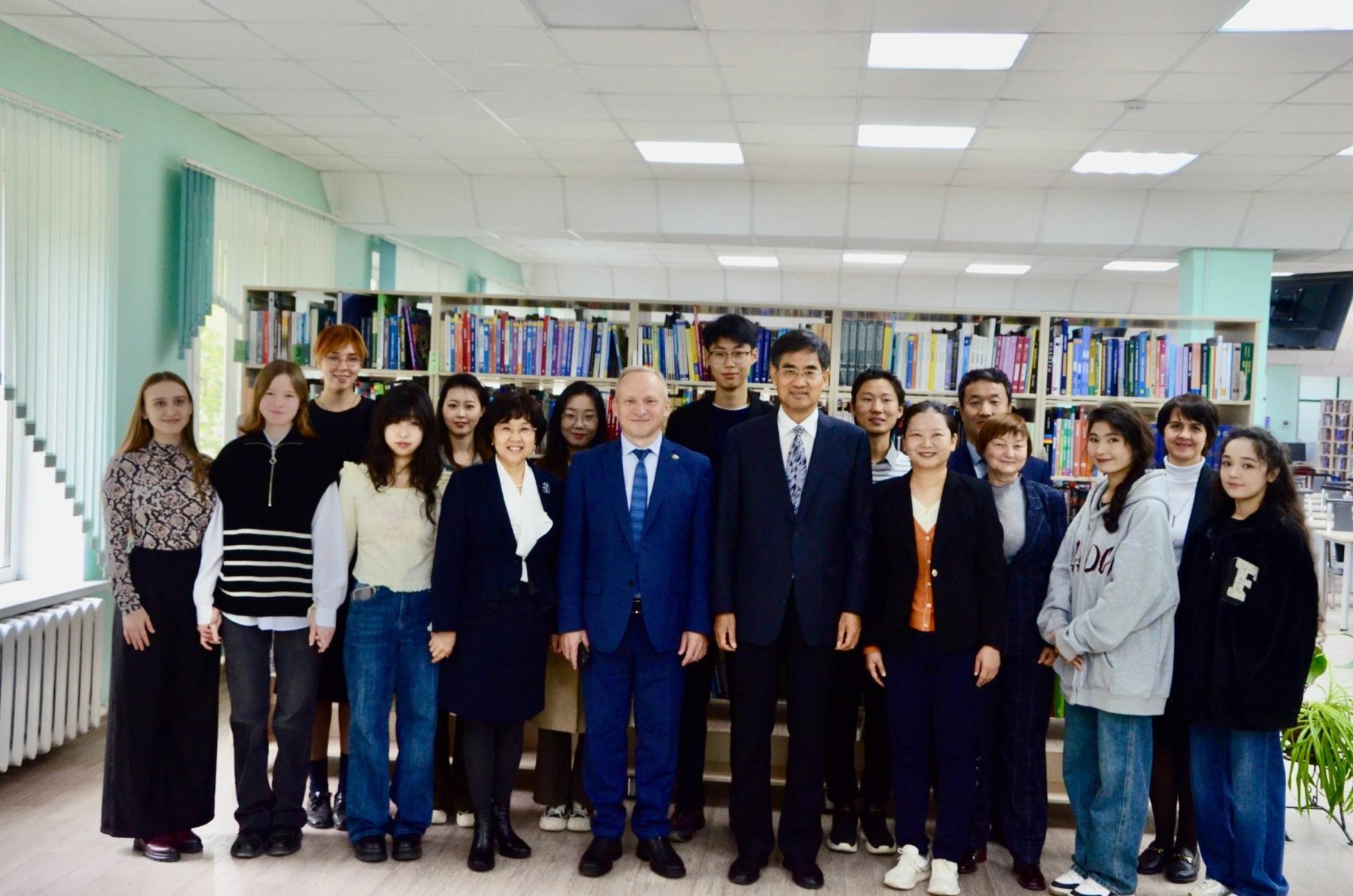 Фото Новый уровень качества подготовки студентов: НГПУ и Синьцзянский университет актуализировали договор о сотрудничестве 3